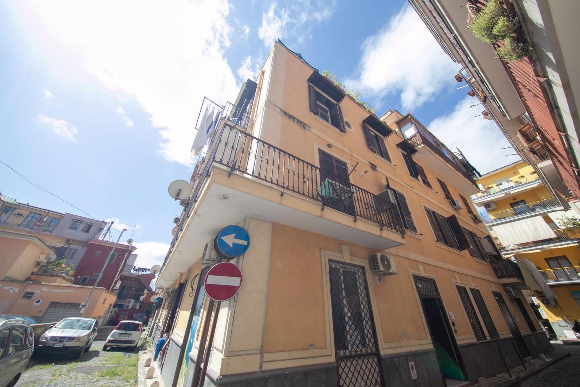 Casa Vacanze Alma B&B Grazioso Appartamento Sul Lungomare Di Pozzuoli A 300Mt Dal Centro E Dal Rione Terra By Movery ภายนอก รูปภาพ